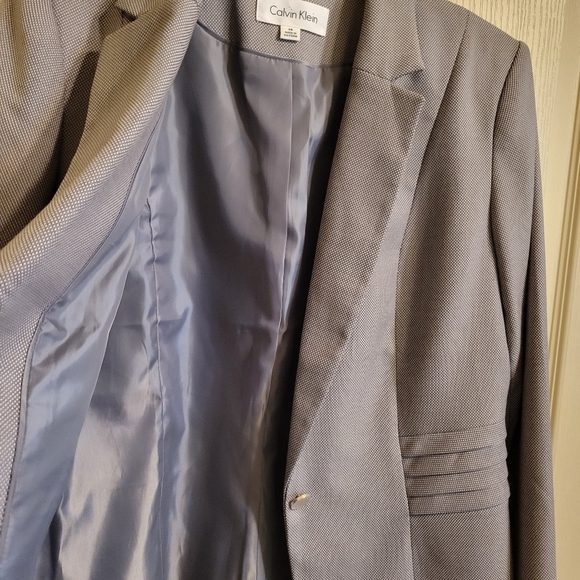 Calvin Klein Gray & White Jacket 14 - Picture 4 of 7